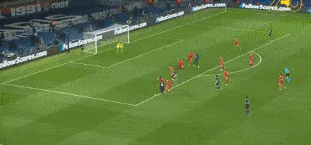 足球游戏-打破僵局！杜埃一记落叶球破门得分，巴黎1-0利物浦