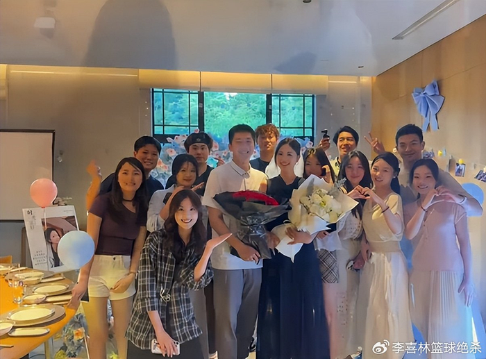 足球免费-恭喜！30岁中国游泳奥运亚军求婚成功：女友模特身材高挑美丽很般配|闫子贝|覃海洋|蛙泳|教练|全运会_新浪体育_新浪新闻